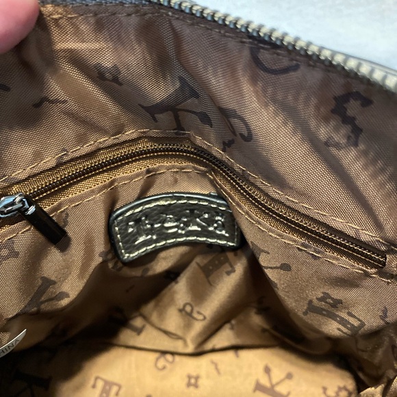 Treska Stylish Silver Metallic Crossbody Bag - Picture 5 of 7